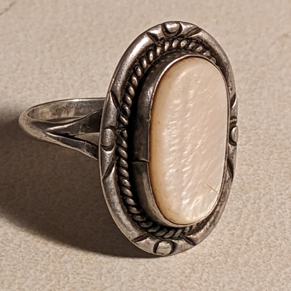 VTG SIGNED J-R-LAKE NAVAJO STERLING SILVER MOP RING SZ.8 - Picture 2 of 7